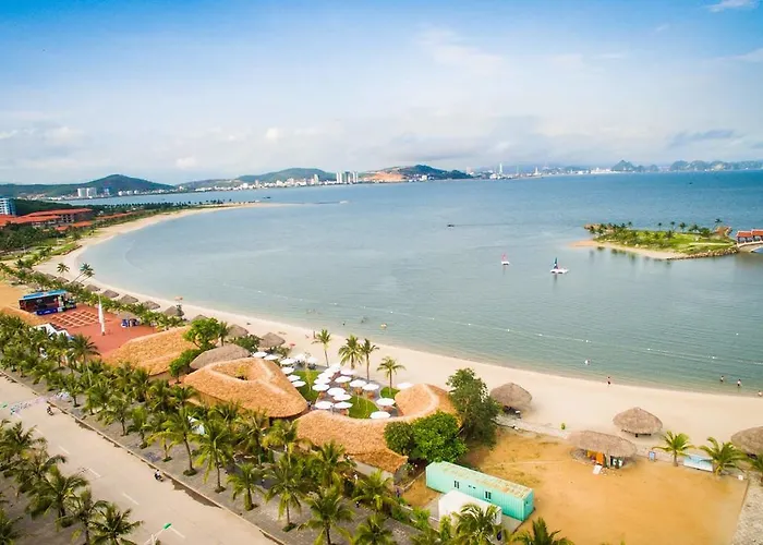 Moon Bay Hotel